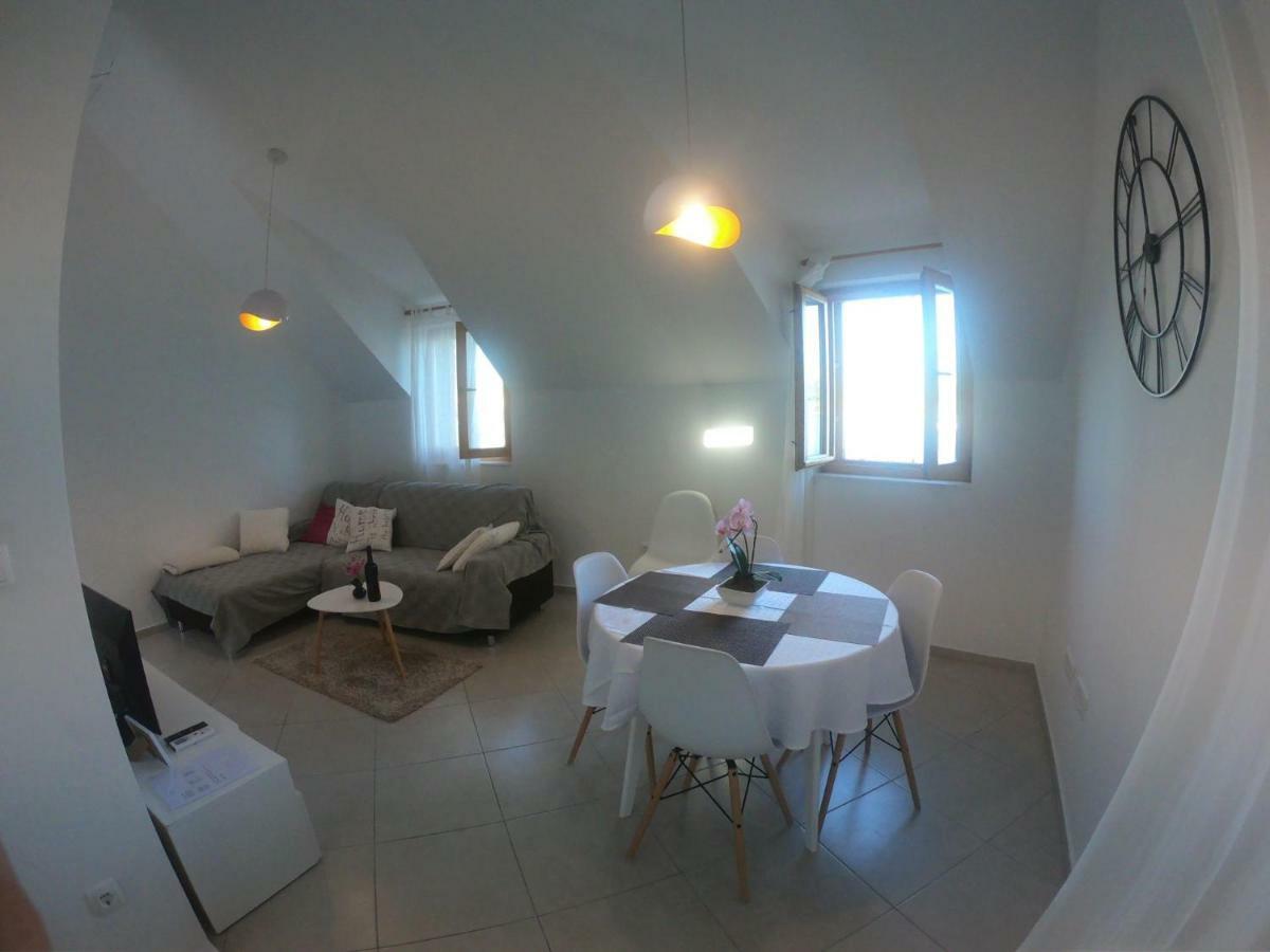 Apartment Vesna プリモシュテン エクステリア 写真